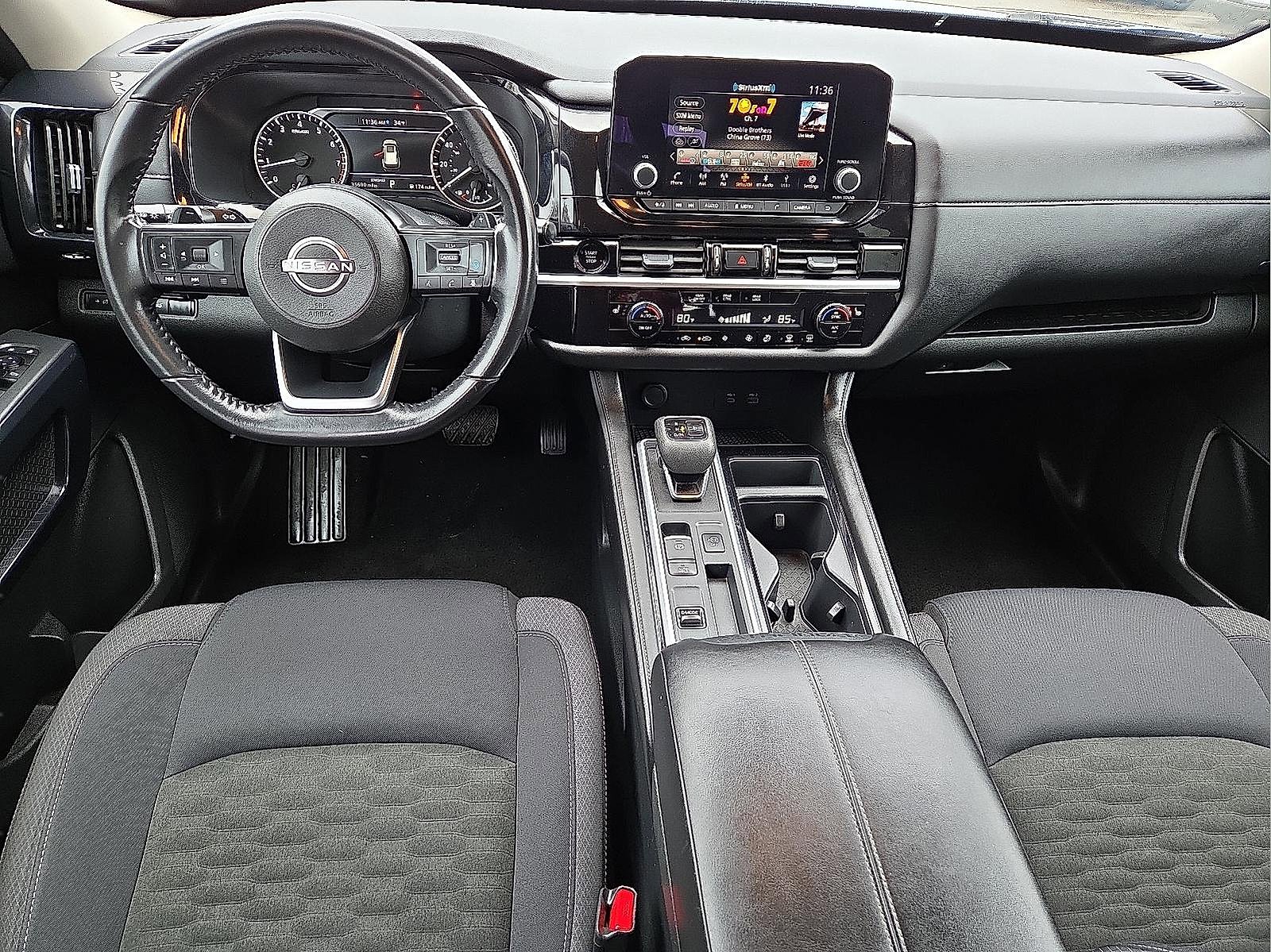 Used 2025 Nissan Pathfinder SV image 12