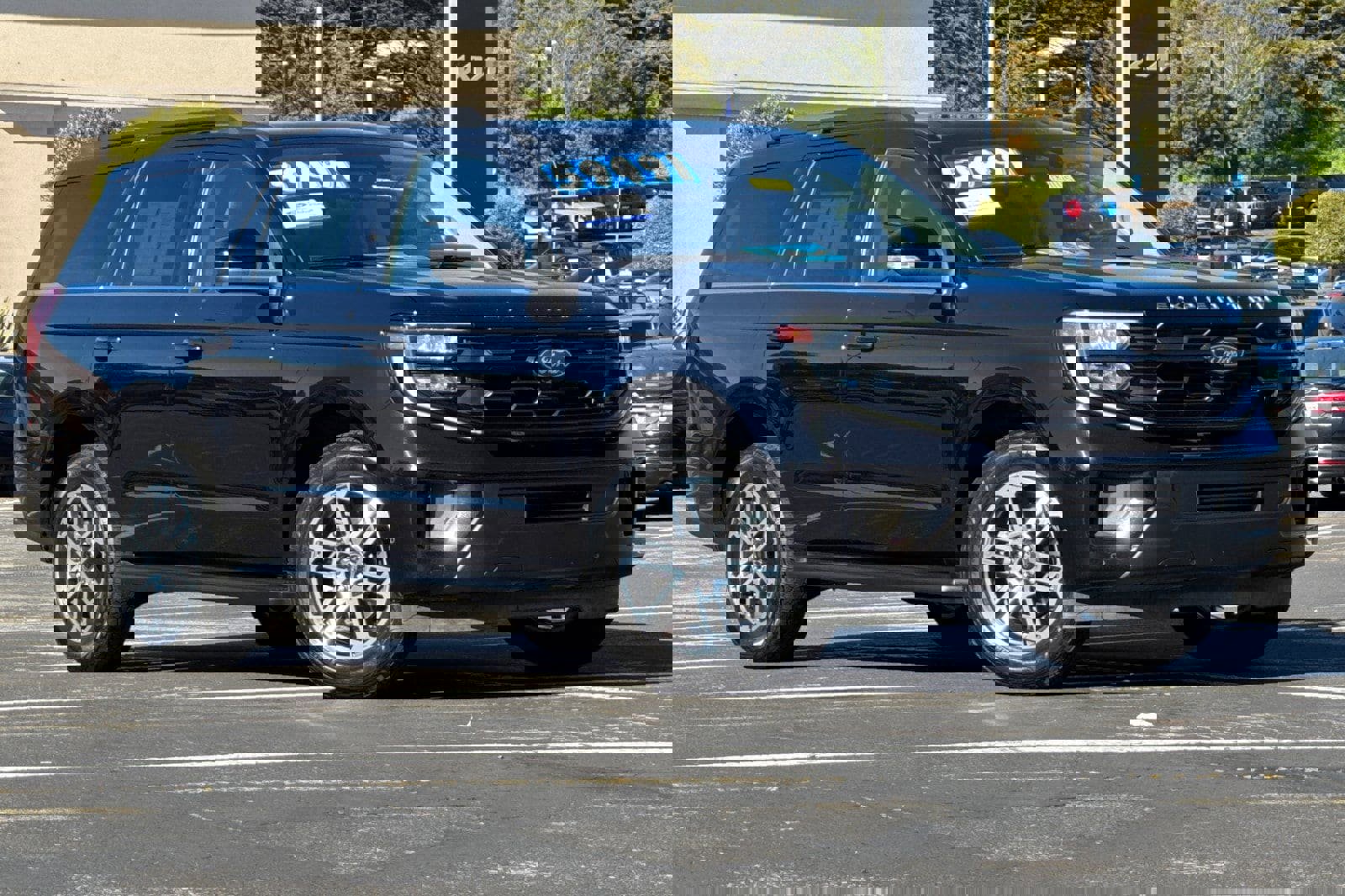 Certified 2025 Ford Expedition Active image 2