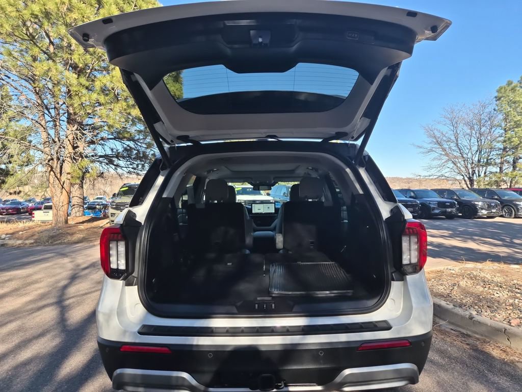 Certified 2025 Ford Explorer Platinum w/ LUX Leather Package image 25