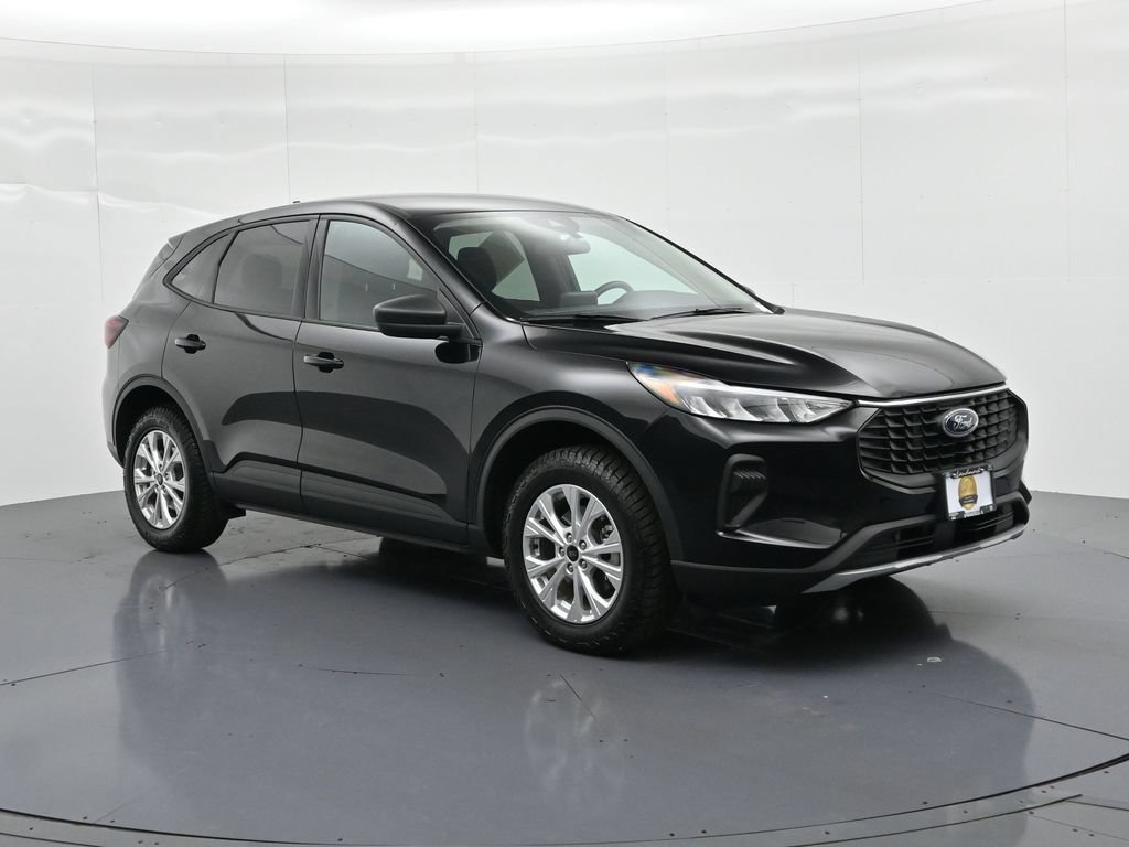 Certified 2025 Ford Escape Active w/ Cold Weather Package AWD/4WD image 4