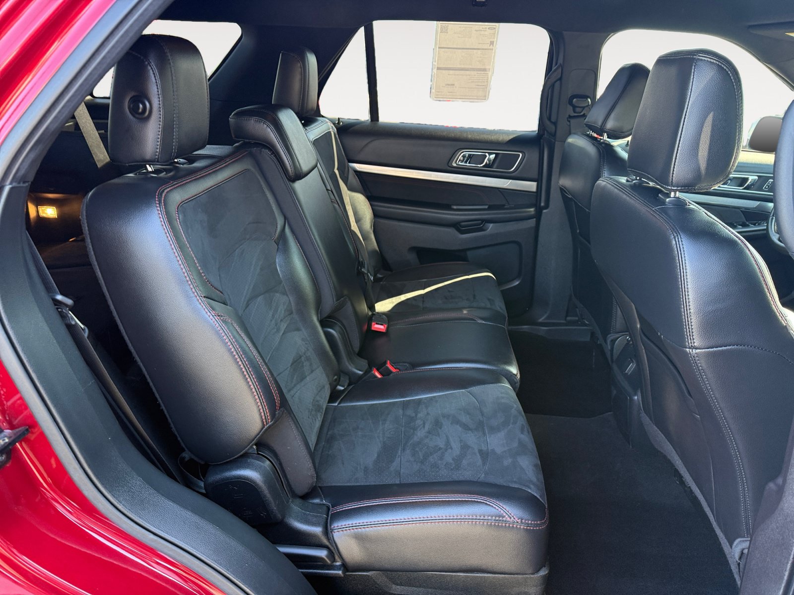 Certified 2019 Ford Explorer XLT w/ Equipment Group 202A AWD/4WD image 18
