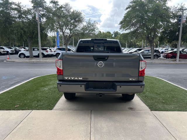 Used 2017 Nissan Titan SV RWD image 7