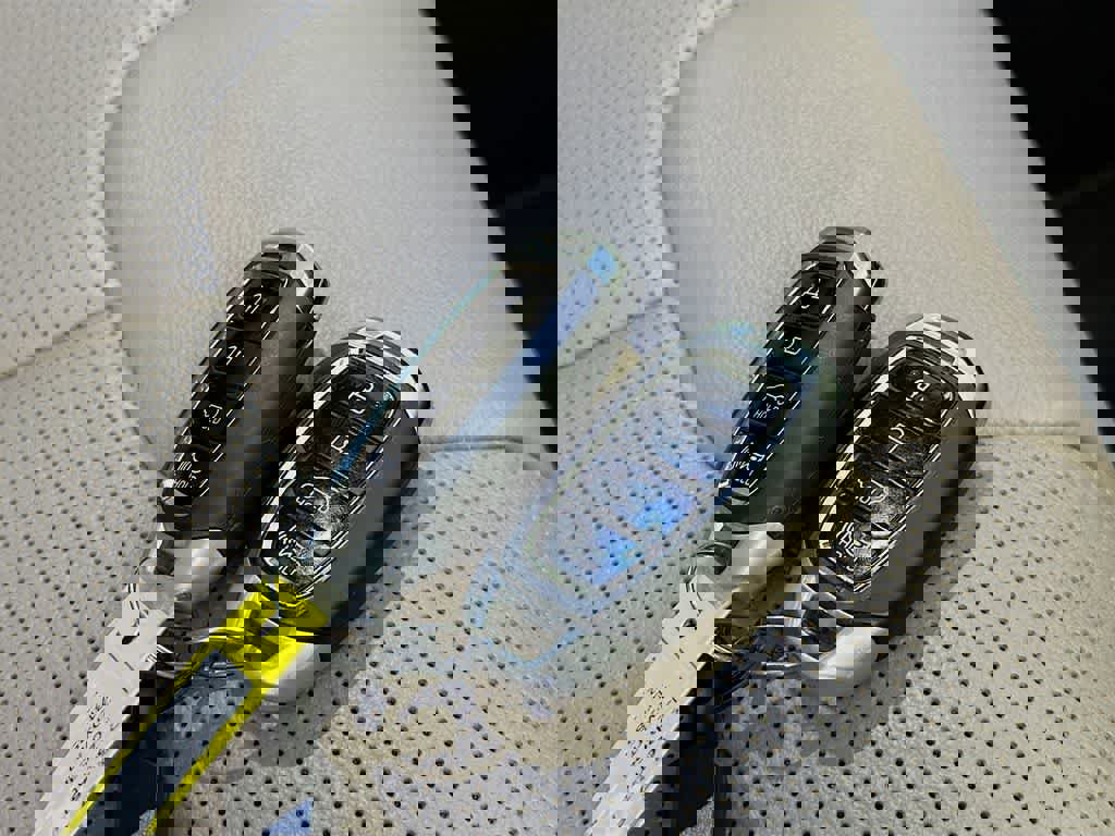 Used 2020 Hyundai Santa Fe Limited image 25