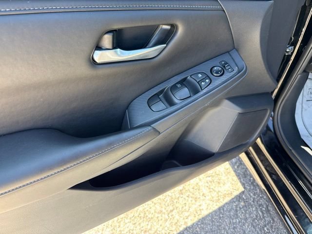 Used 2025 Nissan Sentra SV FWD image 14