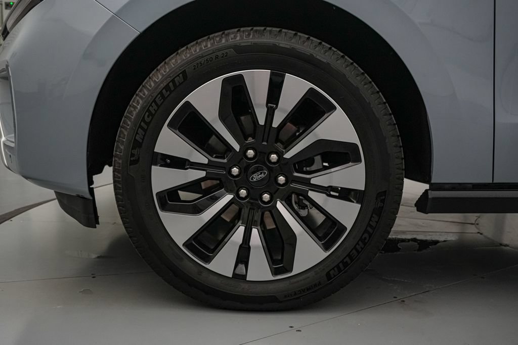 Certified 2025 Ford Expedition Platinum AWD/4WD image 10