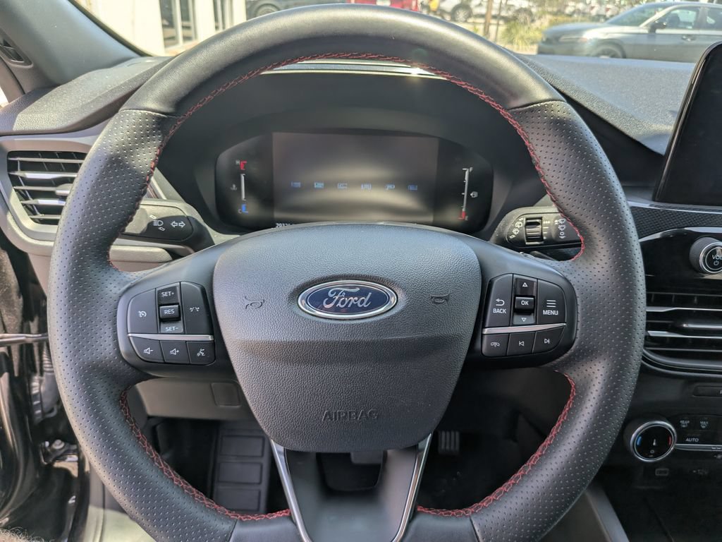 Certified 2025 Ford Escape ST-Line FWD image 25