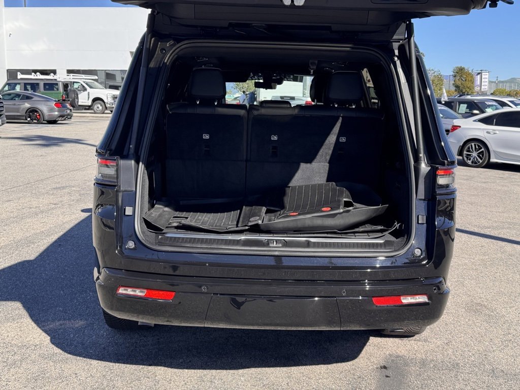 Used 2022 Jeep Grand Wagoneer Series II image 13