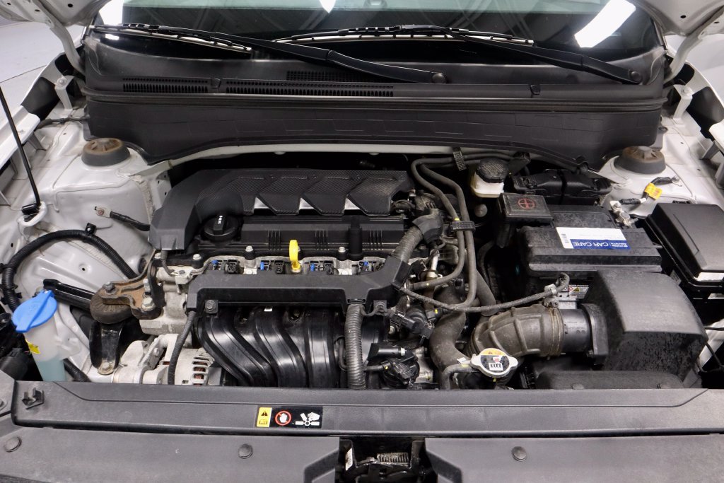 Used 2024 Hyundai Venue SEL FWD image 16