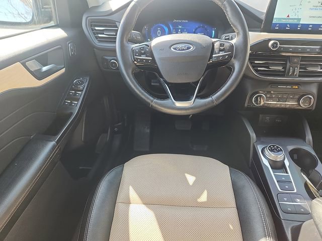 Certified 2022 Ford Escape Titanium w/ Titanium Elite Package AWD/4WD image 9
