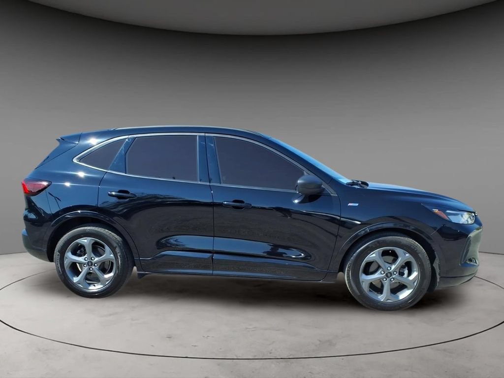 Certified 2023 Ford Escape ST-Line w/ Tech Pack #1 FWD image 7