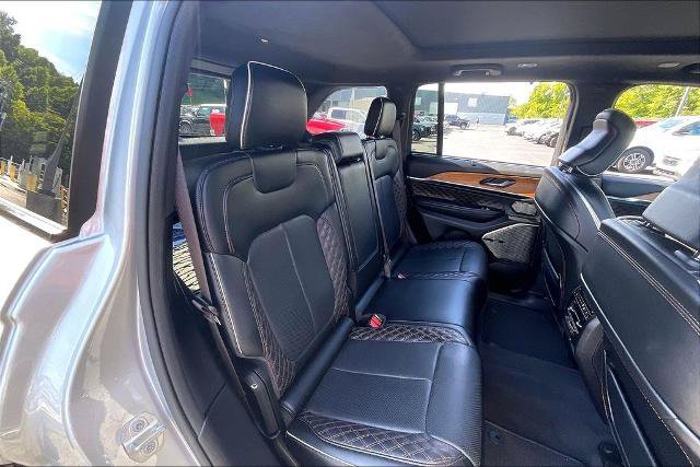 Used 2022 Jeep Grand Cherokee Summit AWD/4WD image 27