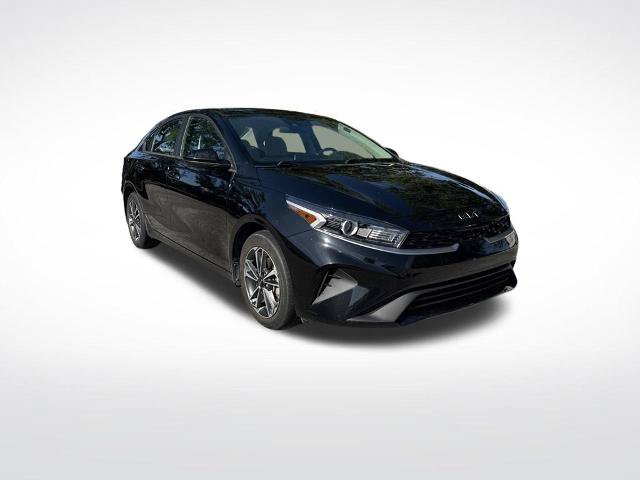 Used 2023 Kia Forte LXS FWD image 2