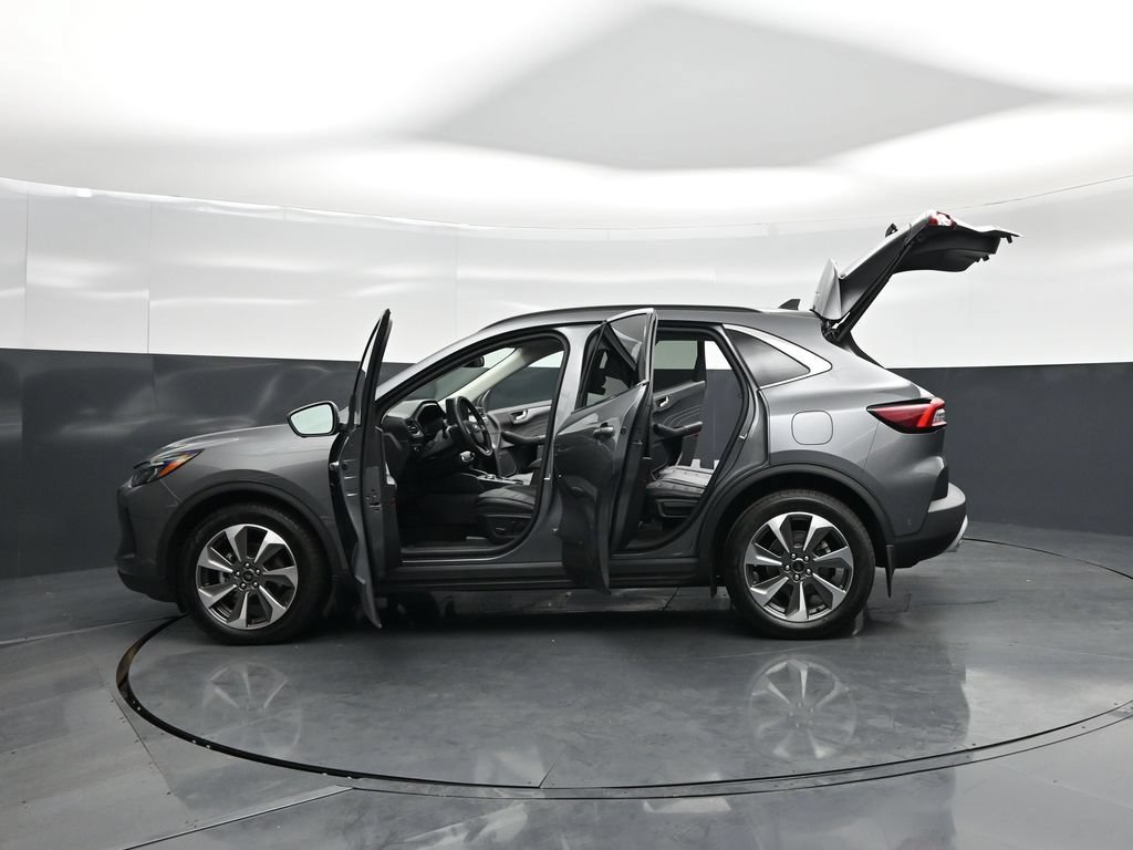 Certified 2023 Ford Escape Platinum w/ Premium Technology Package AWD/4WD image 36