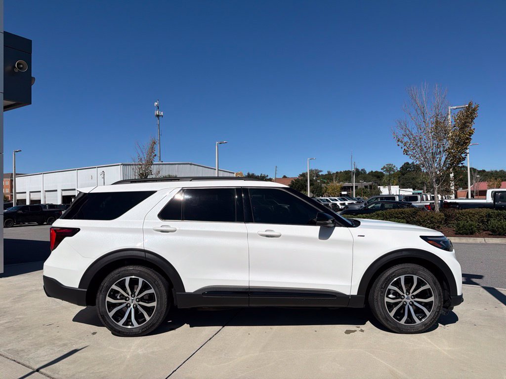 Certified 2025 Ford Explorer ST-Line RWD image 2
