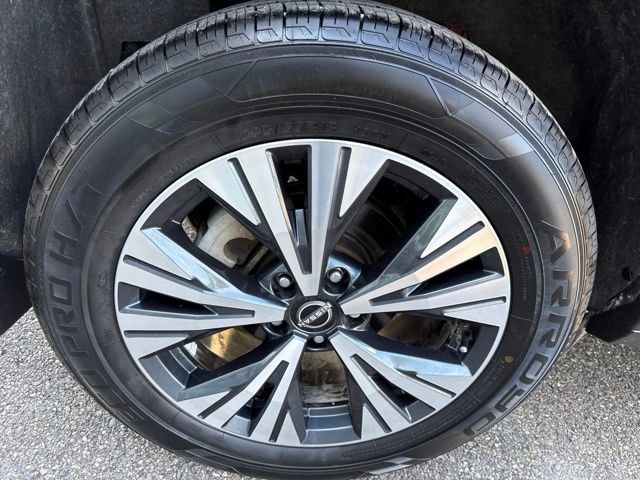 Used 2023 Nissan Rogue SV AWD/4WD image 12