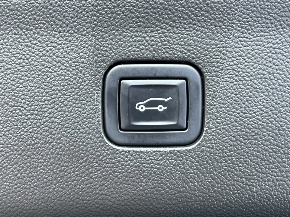 Used 2022 Buick Enclave Essence w/ Experience Buick Package image 42