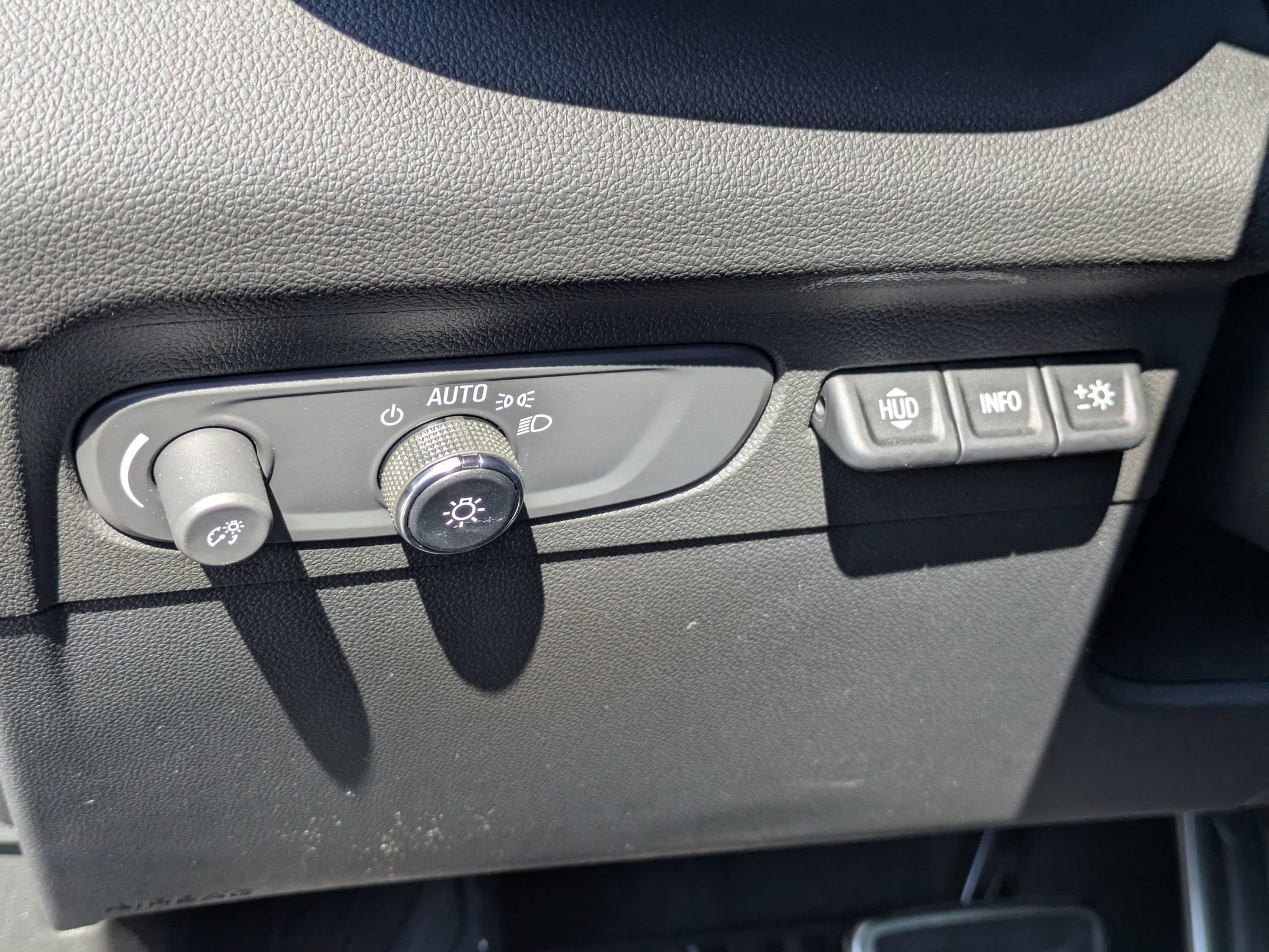 Used 2023 Buick Envision Essence w/ Technology Package I AWD/4WD image 16