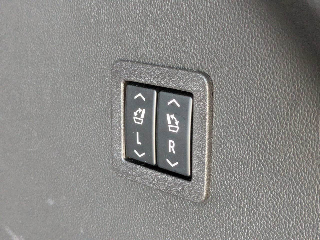 Used 2021 Buick Enclave Avenir w/ Avenir Technology Package image 15