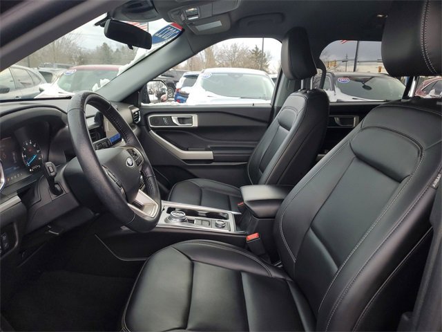 Certified 2022 Ford Explorer XLT w/ Equipment Group 202A image 11