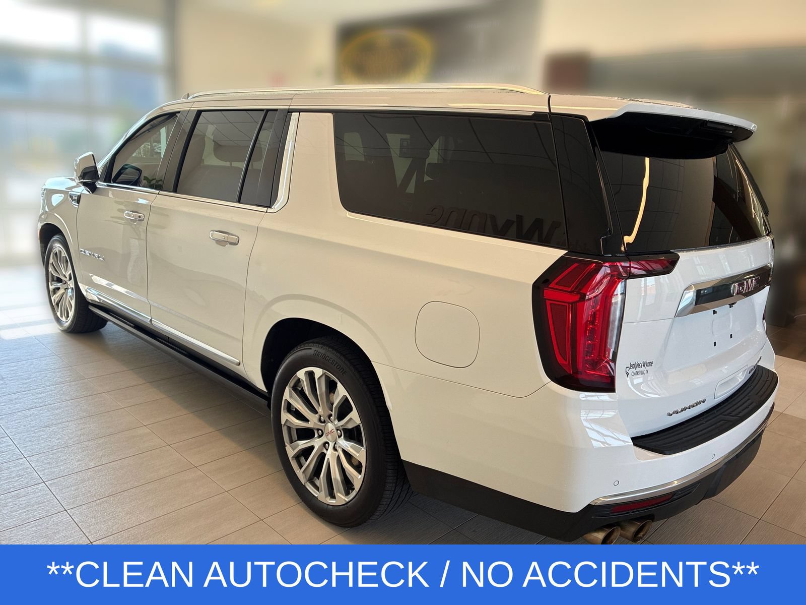 Used 2023 GMC Yukon XL Denali w/ Max Trailering Package AWD/4WD image 4
