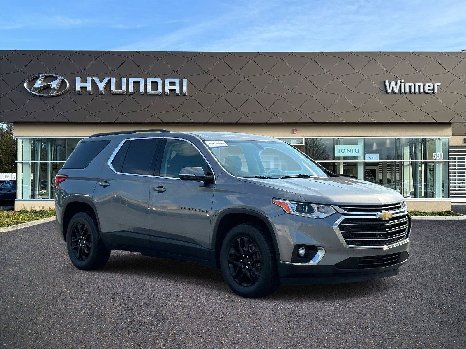 Used 2019 Chevrolet Traverse LT FWD image 6