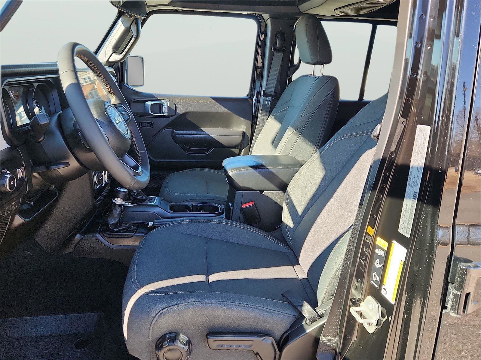 Used 2024 Jeep Wrangler Sport S image 13