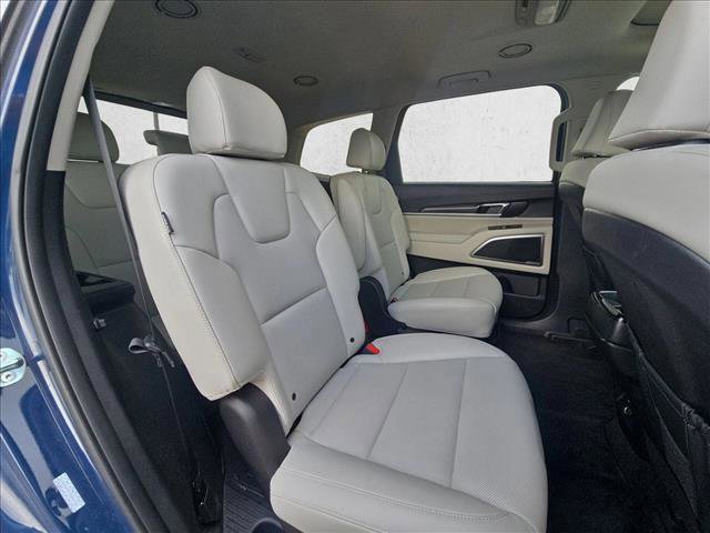 Used 2025 Kia Telluride S FWD image 20