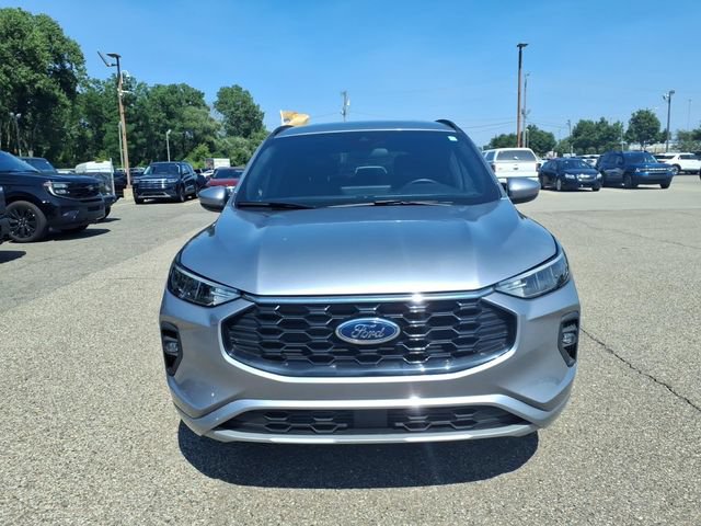 Certified 2024 Ford Escape ST-Line Select w/ Tech Pack #1 AWD/4WD image 2