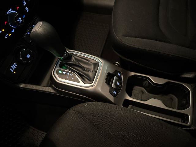Used 2022 Jeep Renegade Latitude w/ Convenience Group AWD/4WD image 27