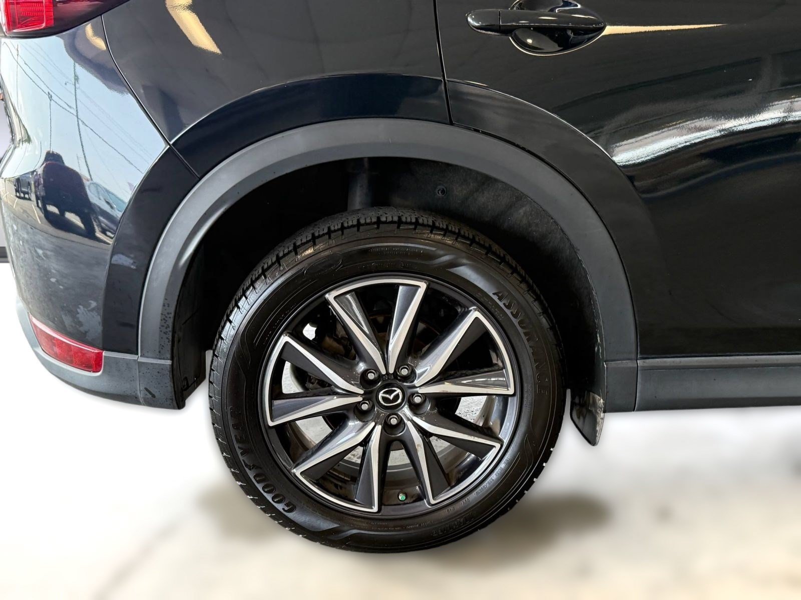 Used 2018 MAZDA CX-5 Touring FWD image 13