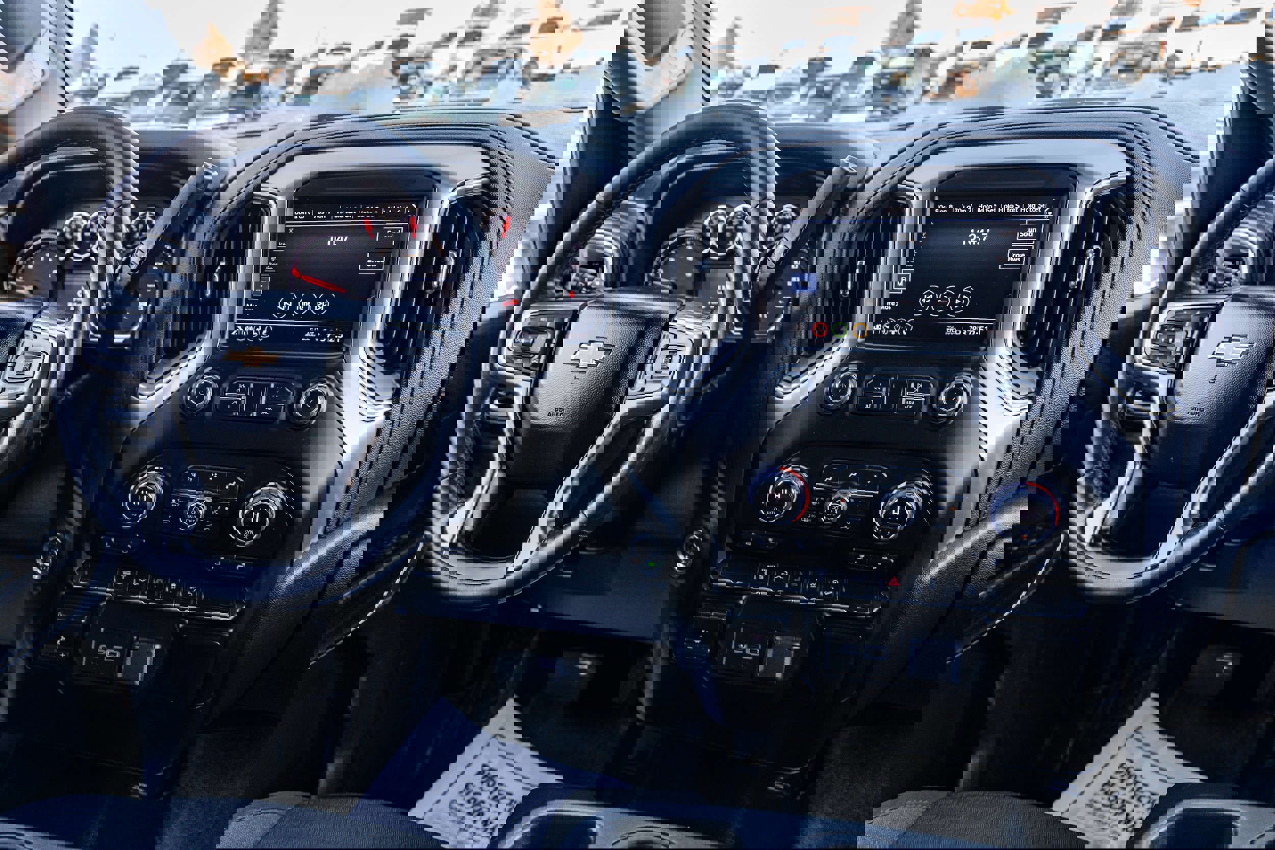 Used 2022 Chevrolet Silverado 2500 LT w/ Convenience Package image 11