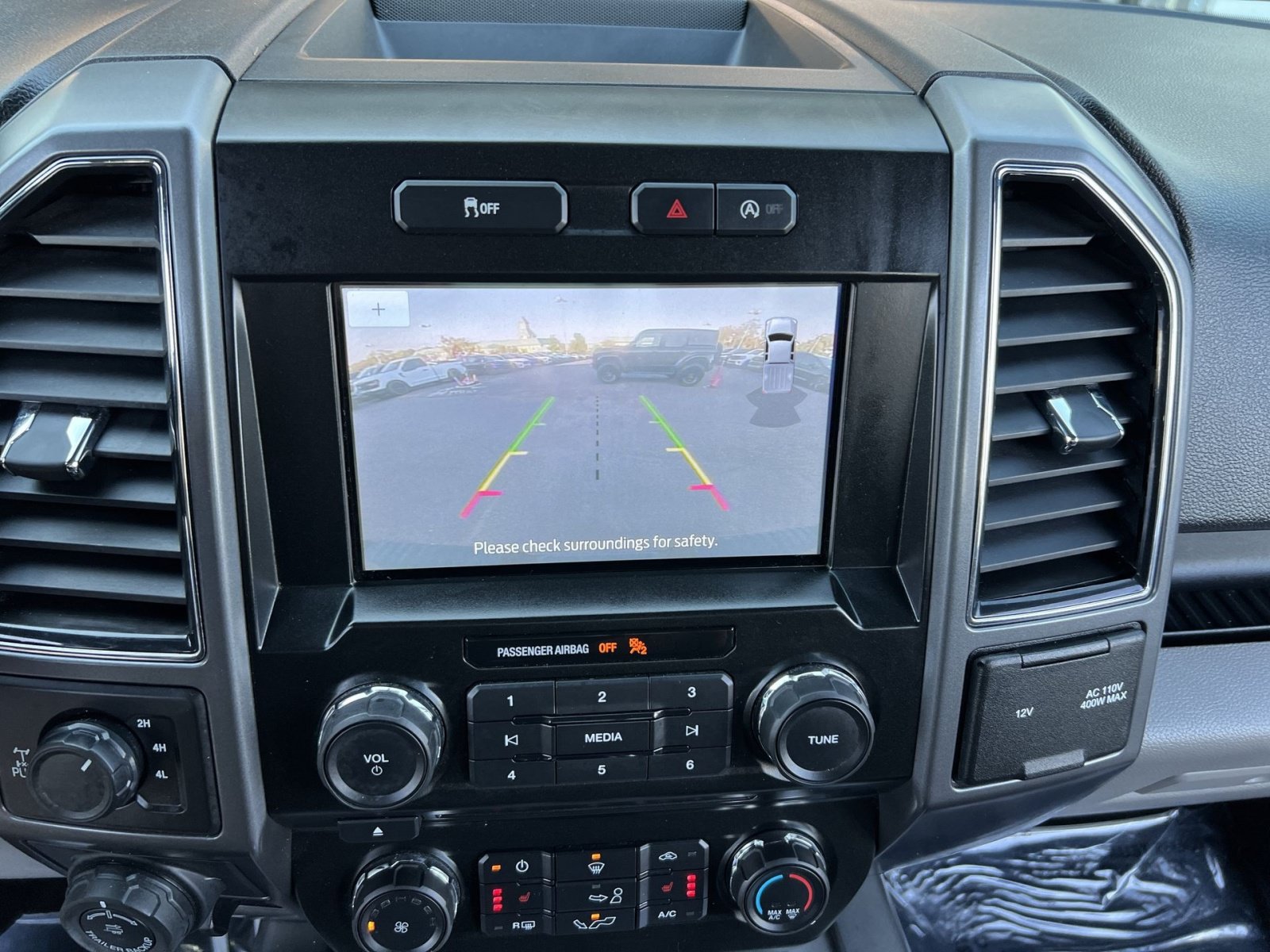 Certified 2018 Ford F150 XLT w/ Equipment Group 302A Luxury AWD/4WD image 27
