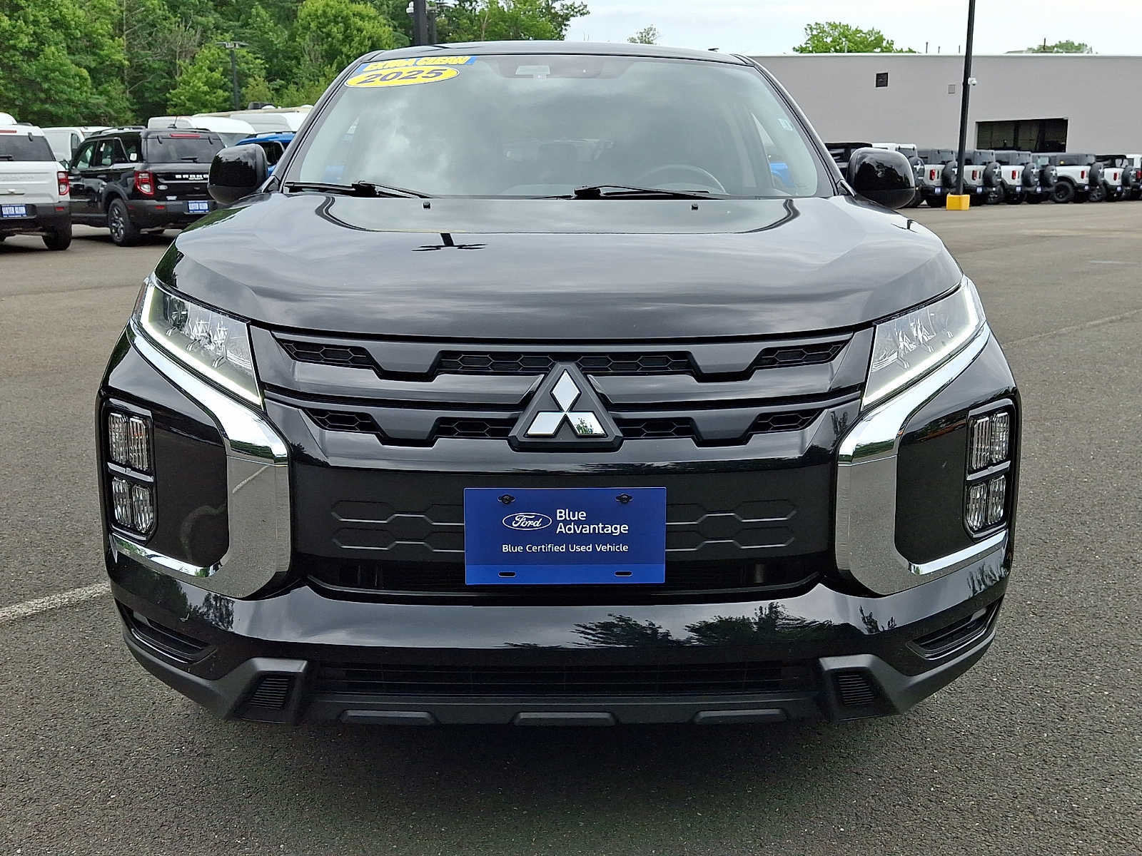 Used 2025 Mitsubishi Outlander Sport LE AWD/4WD image 2
