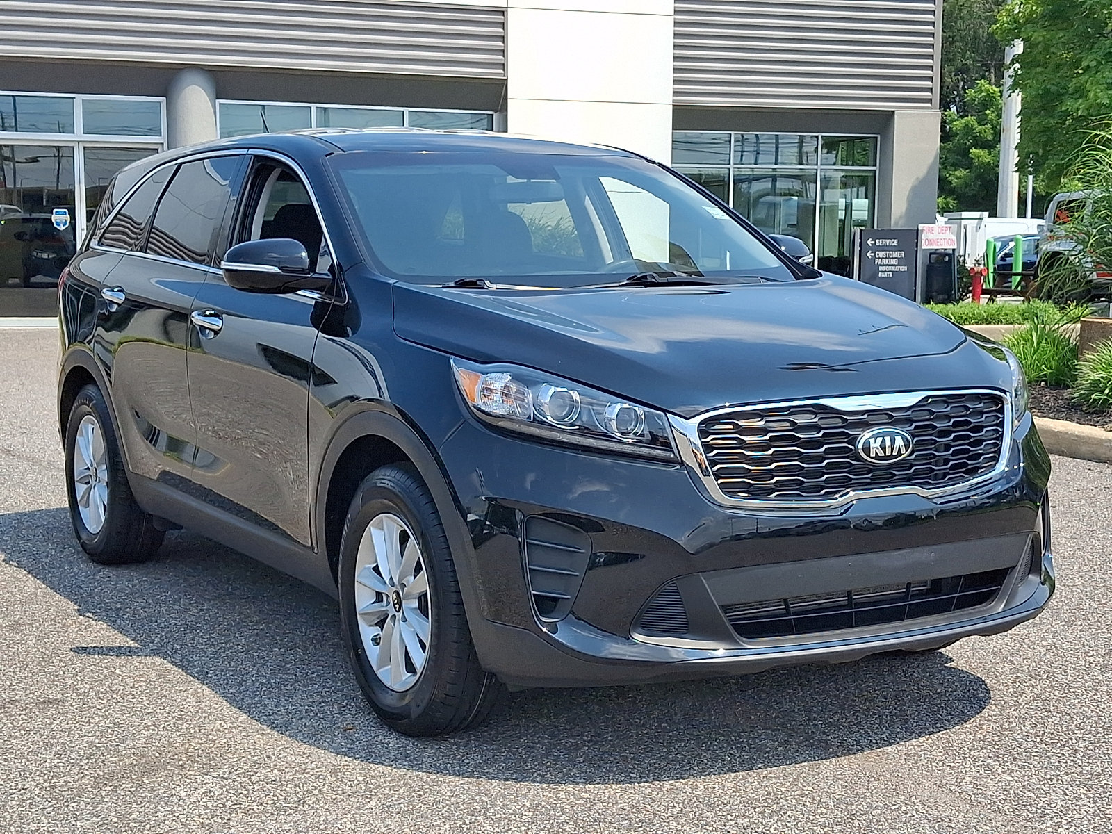 Used 2019 Kia Sorento L FWD image 2