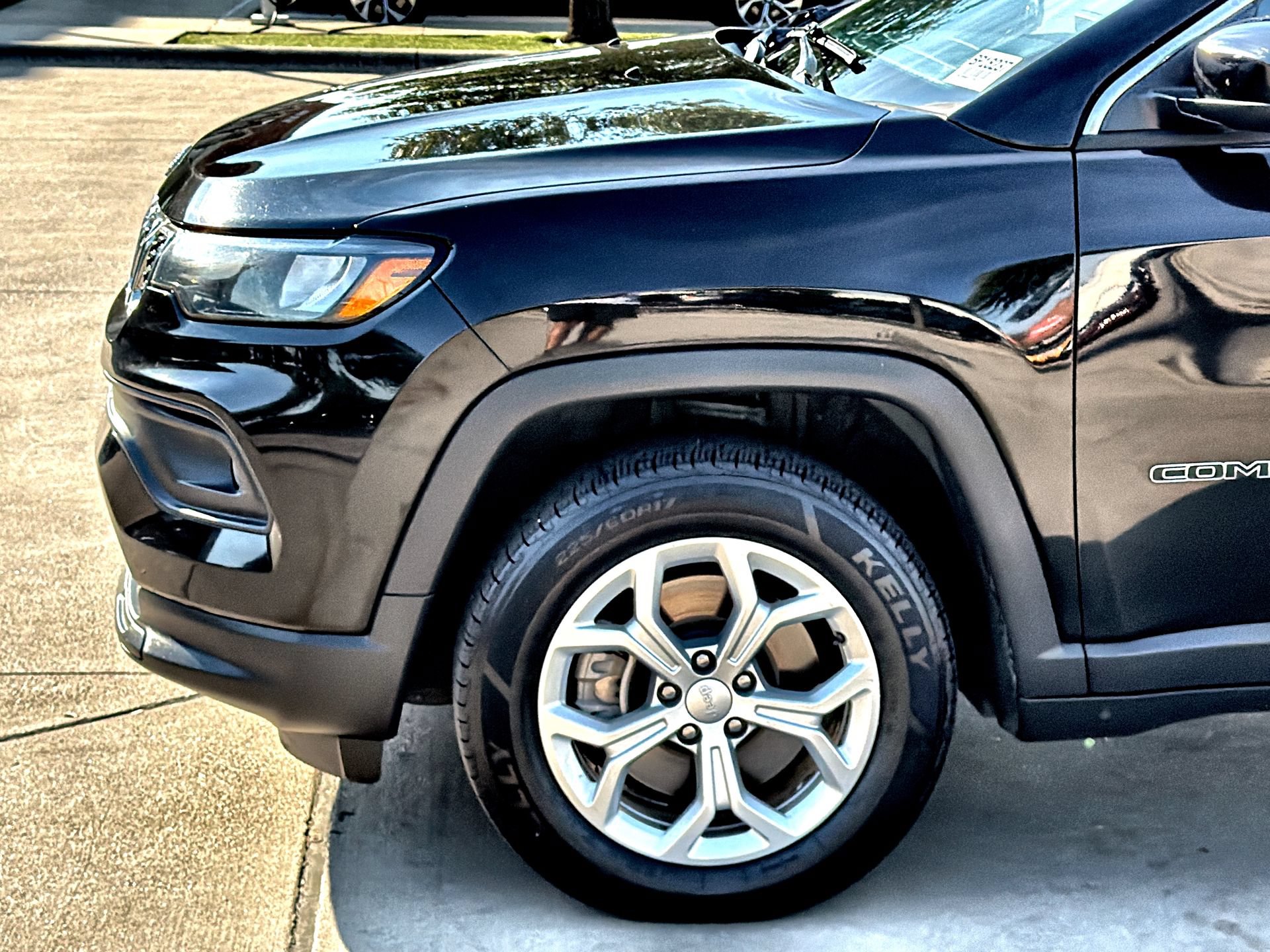 Used 2024 Jeep Compass Latitude AWD/4WD image 10