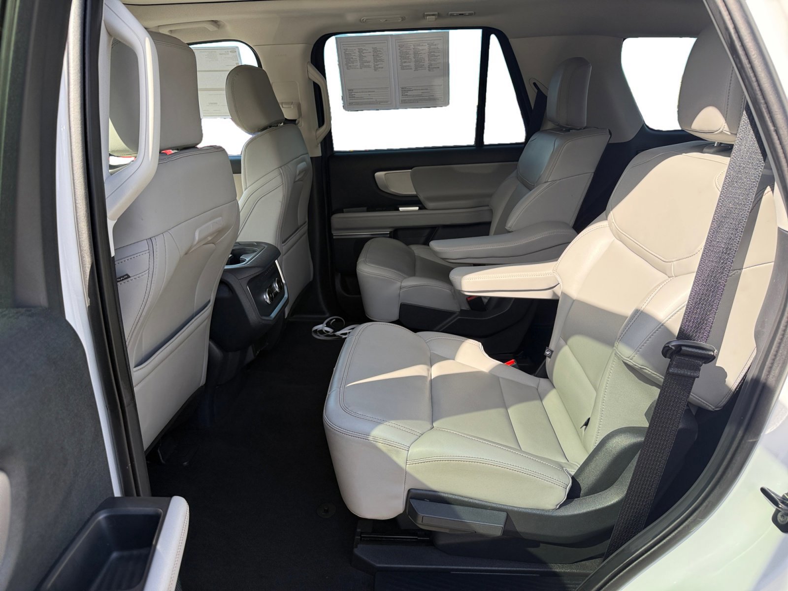 Certified 2025 Ford Expedition Active image 16