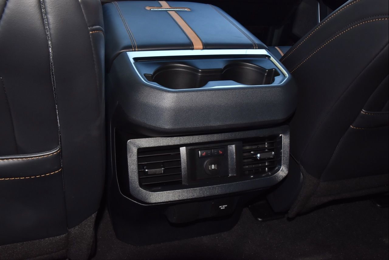 Certified 2024 Ford F250 Platinum w/ FX4 Off-Road Package image 19