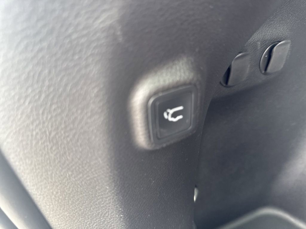 Used 2022 Jeep Cherokee Trailhawk w/ Premium Leather Package image 48