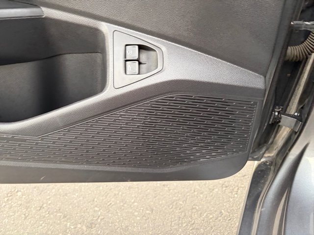 Used 2022 Volkswagen Jetta SE w/ Panoramic Sunroof Package FWD image 27