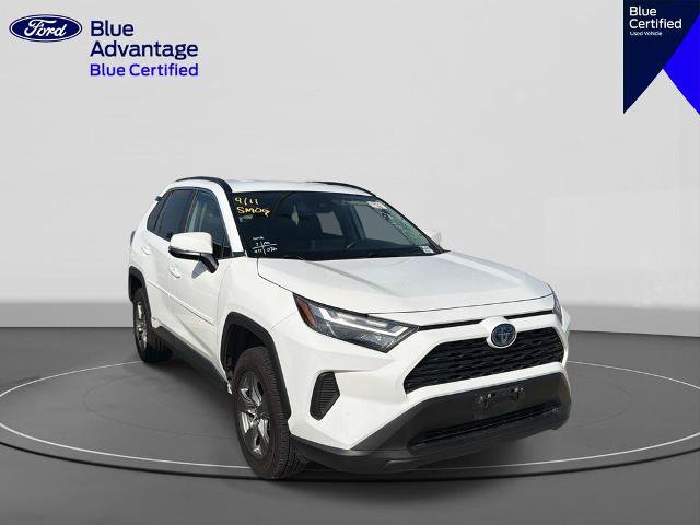 Used 2024 Toyota RAV4 LE AWD/4WD image 4