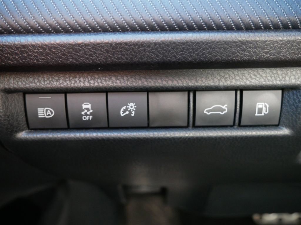 Used 2025 Toyota Camry SE FWD image 16