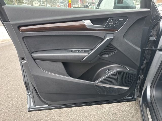 Used 2018 Audi Q5 2.0T w/ Premium Plus Package image 16