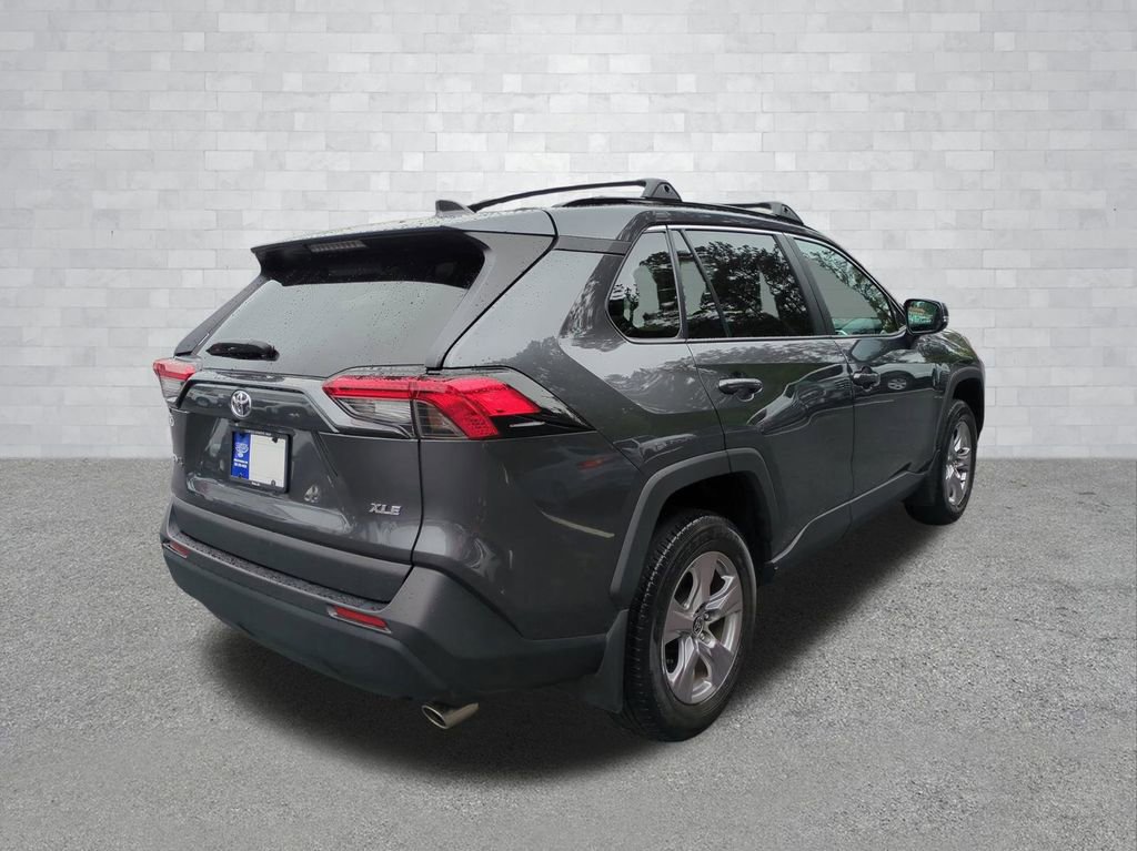 Used 2023 Toyota RAV4 XLE w/ Convenience Package FWD image 5