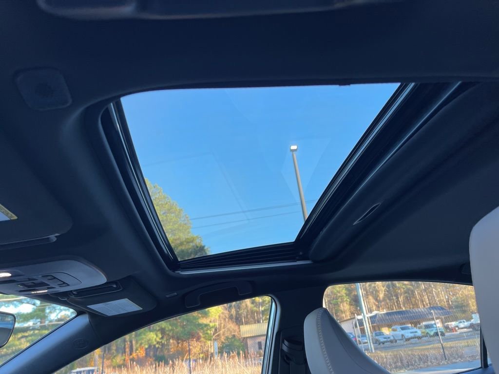 Used 2025 Toyota Camry SE image 20