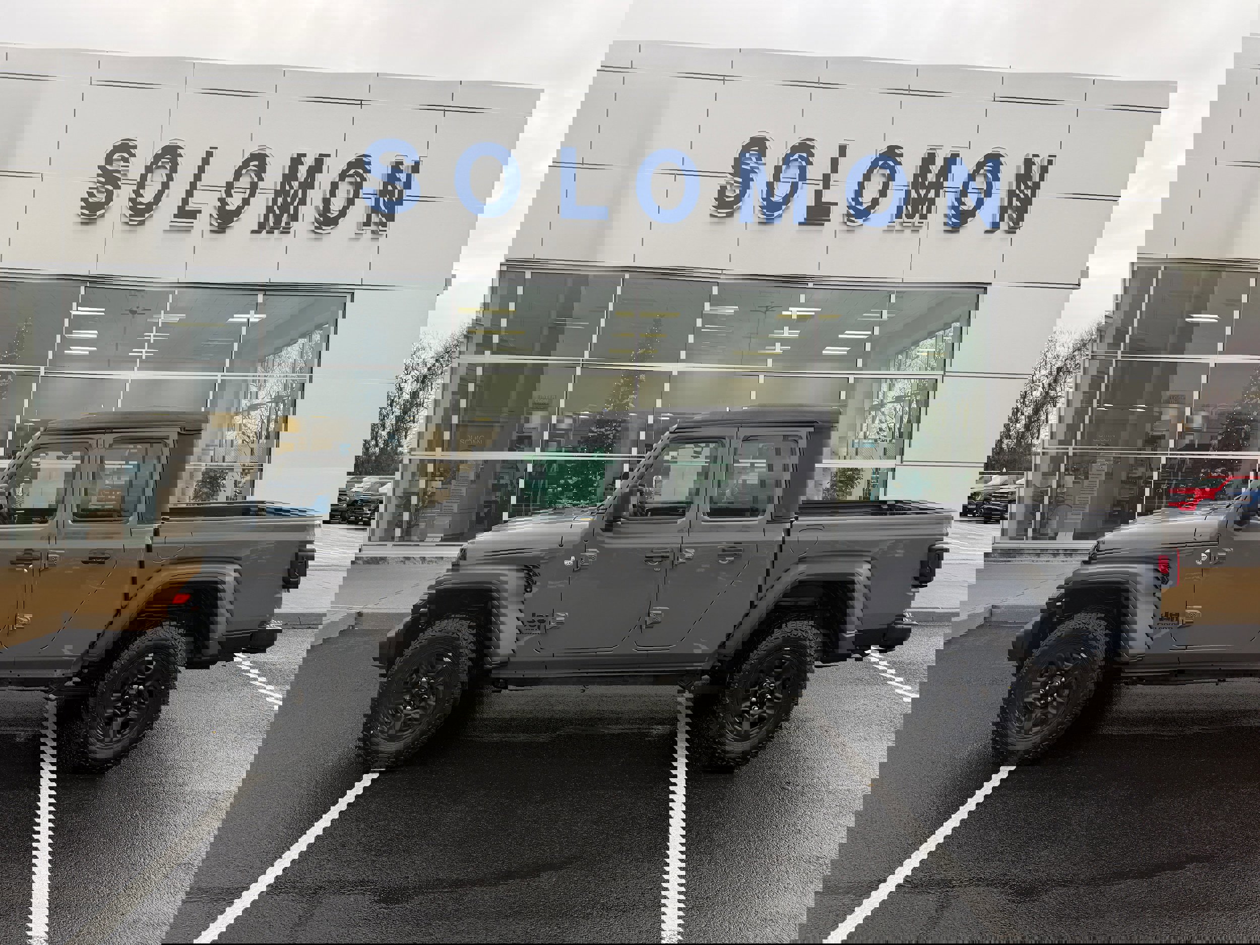 Used 2021 Jeep Gladiator Sport image 6