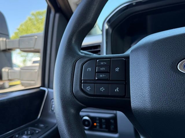 Certified 2025 Ford F350 XLT w/ Black Appearance Package AWD/4WD image 10