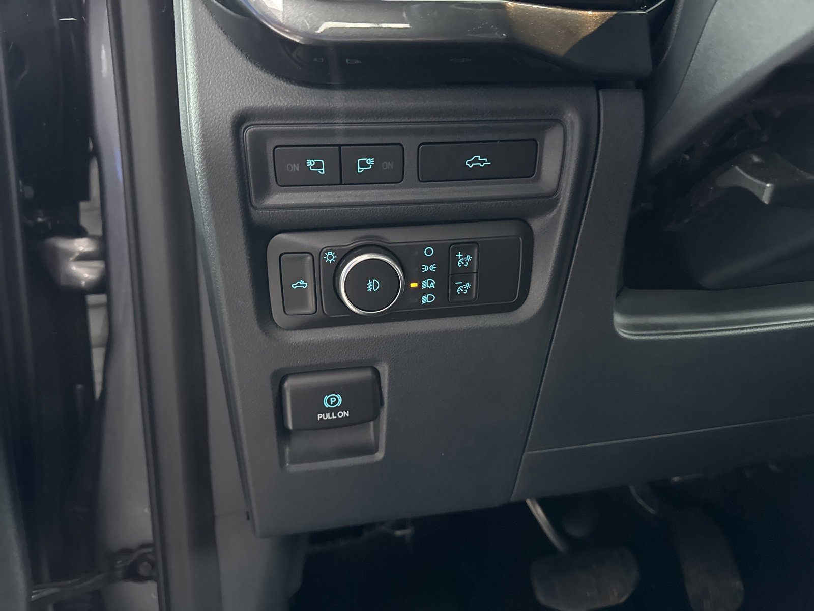 Certified 2022 Ford F150 XLT w/ Equipment Group 302A High image 28