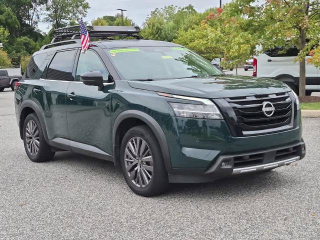 Used 2024 Nissan Pathfinder SL w/ SL Premium Package AWD/4WD image 2