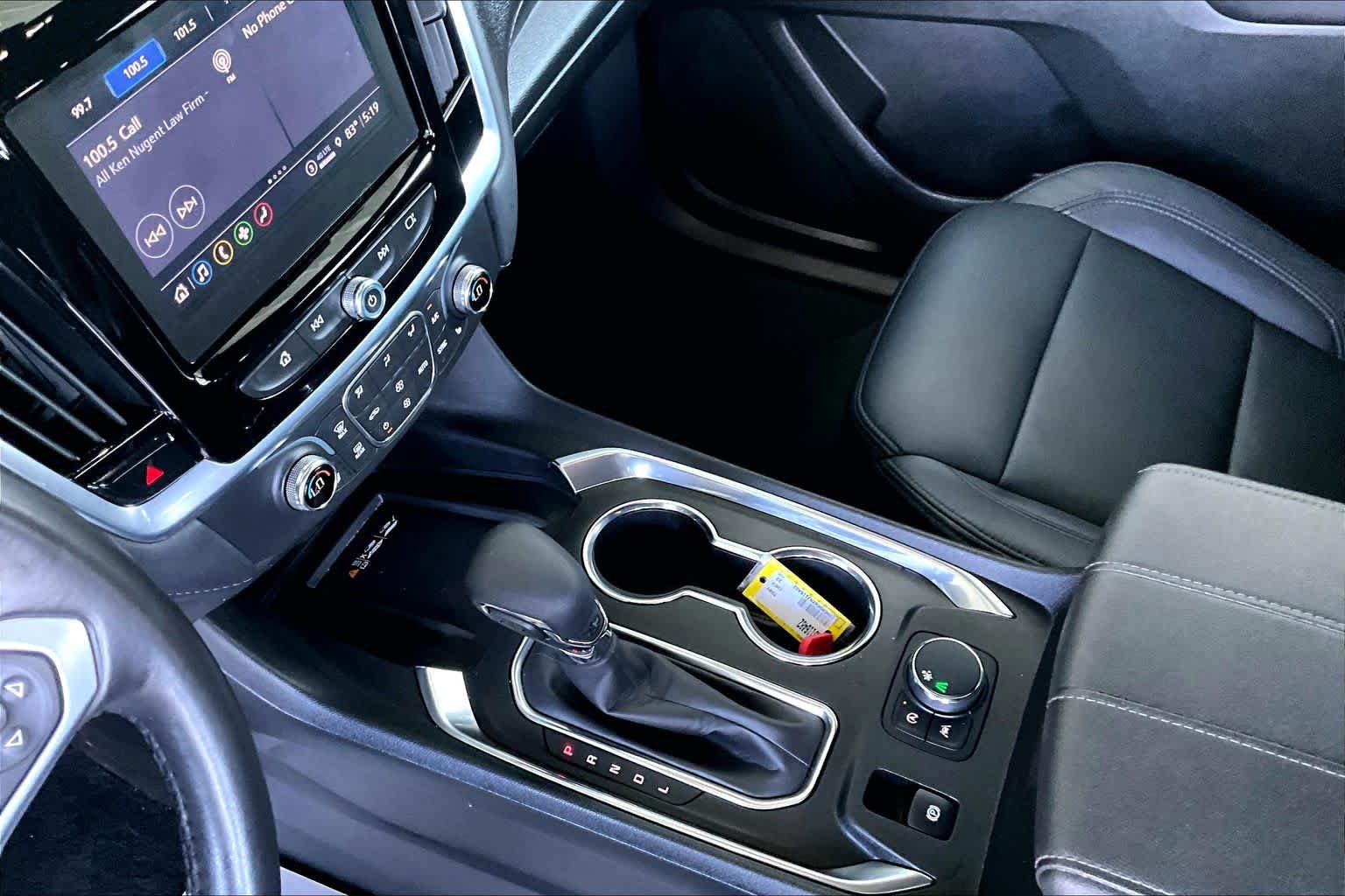 Used 2022 Chevrolet Traverse LT FWD image 16