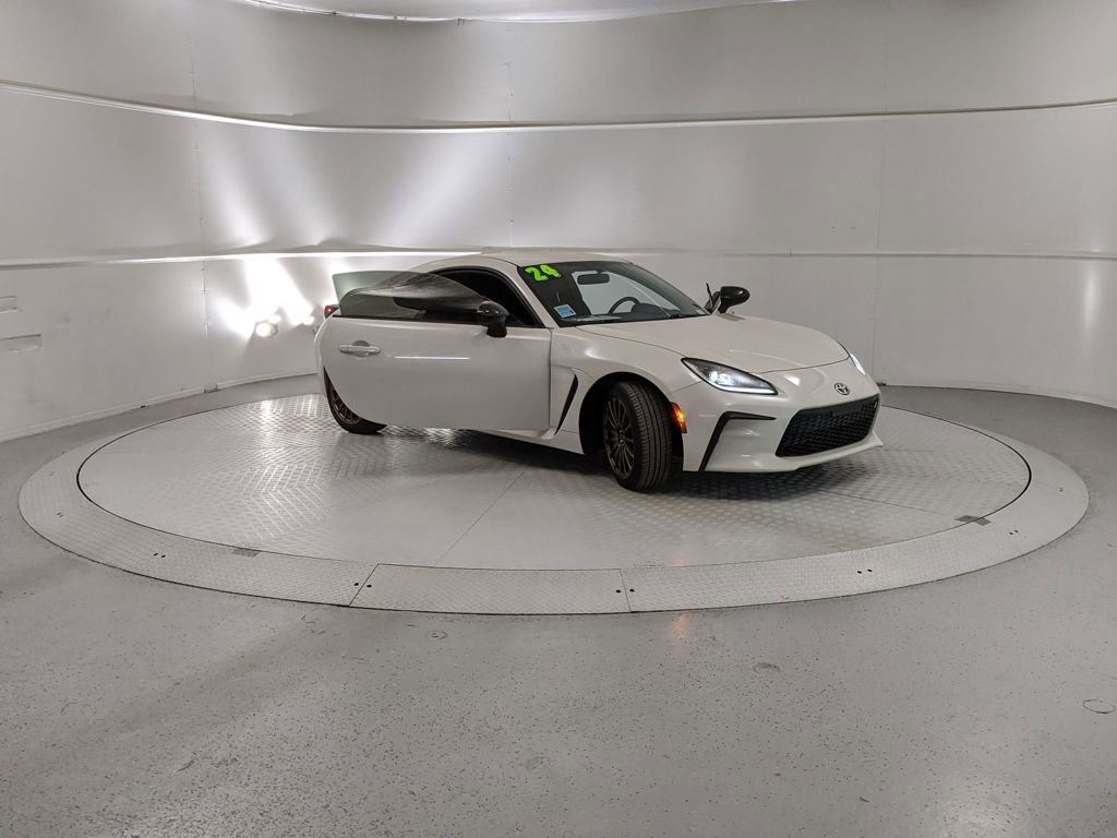 Used 2024 Toyota GR86 image 7